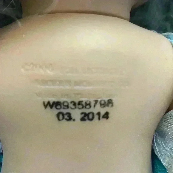 Disney Precious Moments  Elsa Frozen - Picture 9 of 16